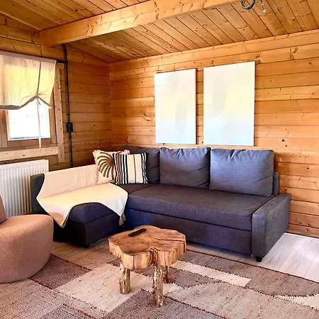 Cozy Mediterranean Style Chalet With Private Jacuzzi And Garden Between Amsterdam Haarlem And Schiphol Airport Vijfhuizen