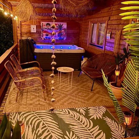 Cozy Mediterranean Style With Private Jacuzzi And Garden Between Amsterdam Haarlem And Schiphol Airport * Vijfhuizen