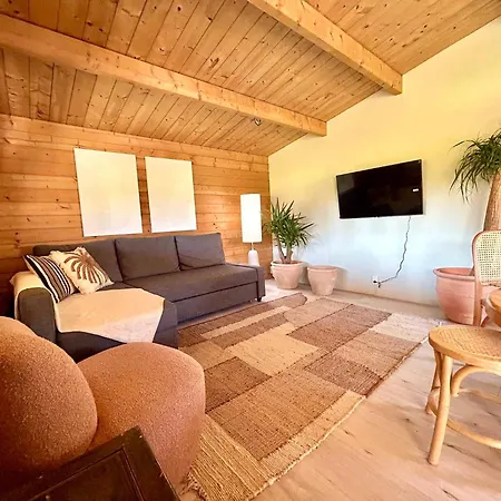 Cozy Mediterranean Style With Private Jacuzzi And Garden Between Amsterdam Haarlem And Schiphol Airport Holiday home Vijfhuizen