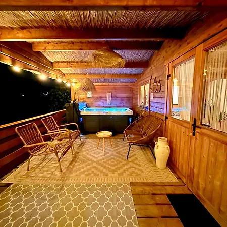 Cozy Mediterranean Style With Private Jacuzzi And Garden Between Amsterdam Haarlem And Schiphol Airport * Vijfhuizen